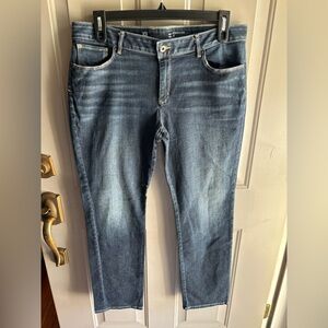 Women’s Straight Leg Liz Claiborne Blue Jeans size 16